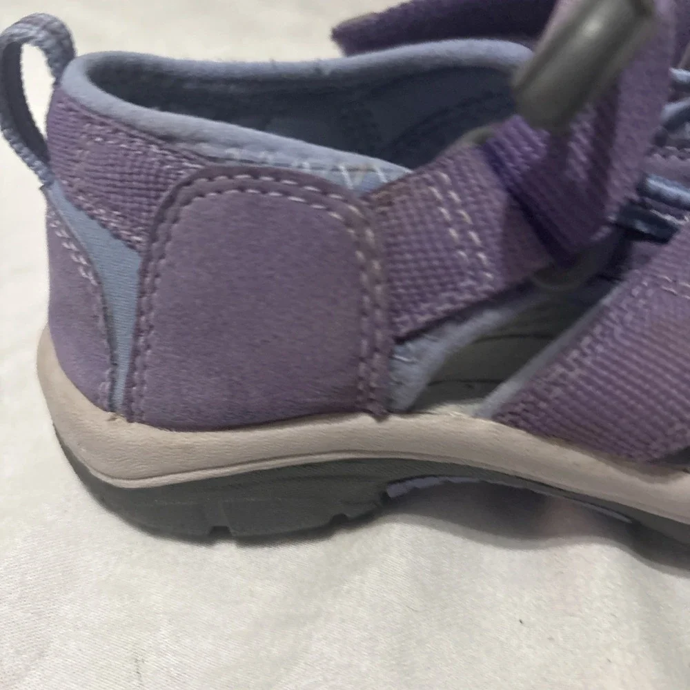 Keen Girls Size 2 Purple Newport Hiking Sandals Waterproof Washable 1014263